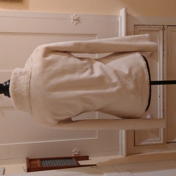 White House Black Market faux suede and fur cream jacket Sz XS - Picture 2 of 8